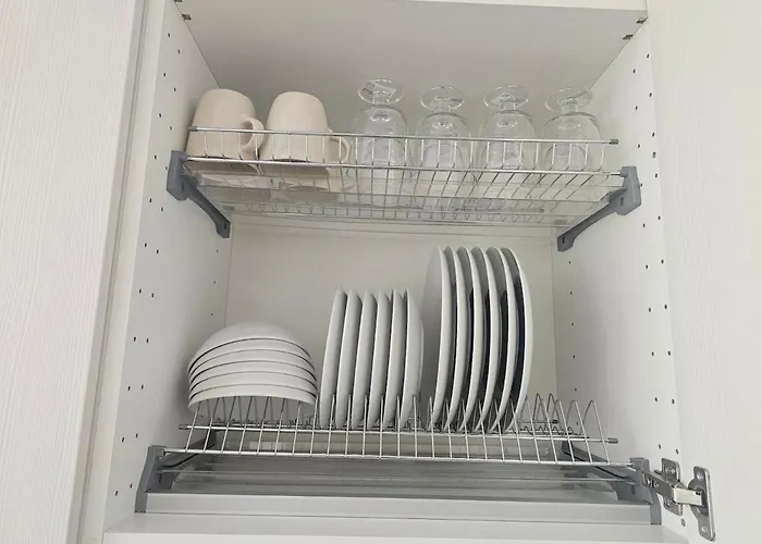 Close To Old Town & Amenities 1 דירה *